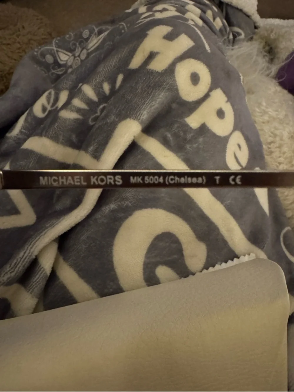 EUC Michael Kors Women's Chelsea aviator sunglasses (model MK5004)